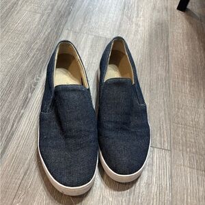 Vionoc slip on shoes
